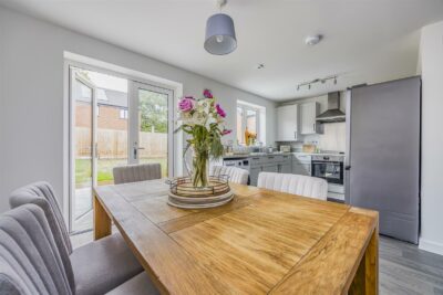 house - semi-detached for sale fieldfare road