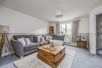 house - semi-detached for sale fieldfare road
