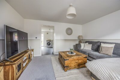 house - semi-detached for sale fieldfare road