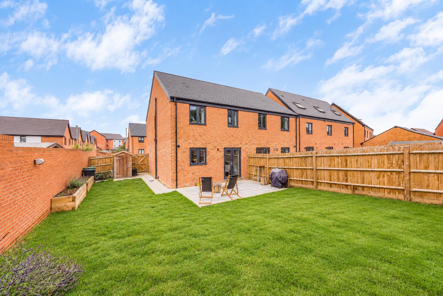 house - semi-detached for sale fieldfare road
