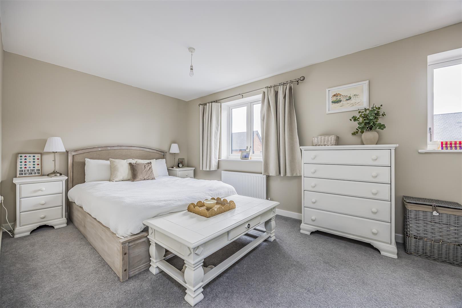 house - semi-detached for sale fieldfare road