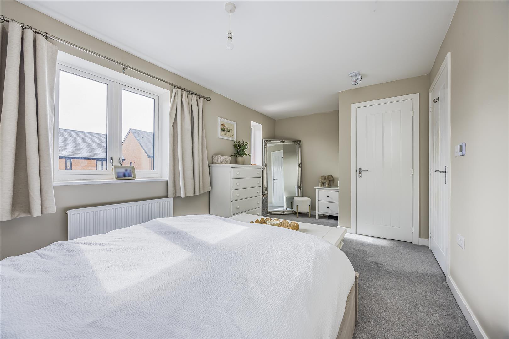 house - semi-detached for sale fieldfare road