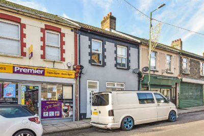 house - terraced for rent marine street