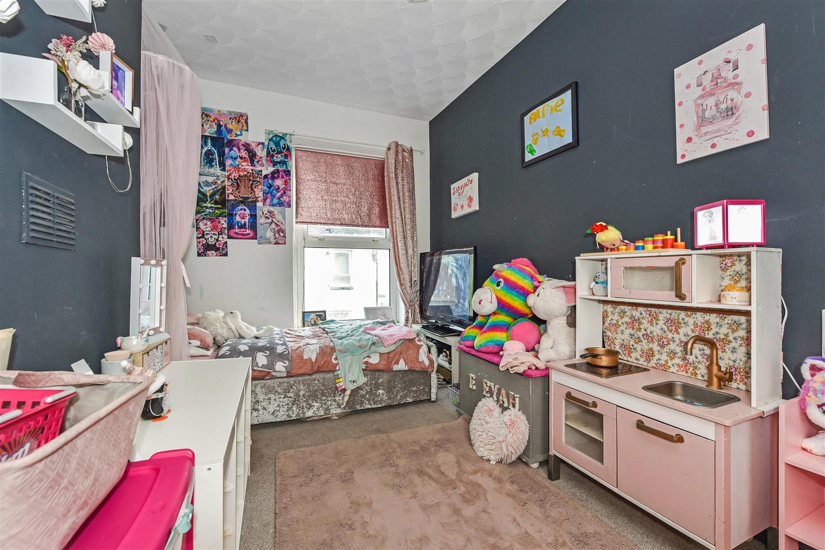 house - terraced for rent marine street