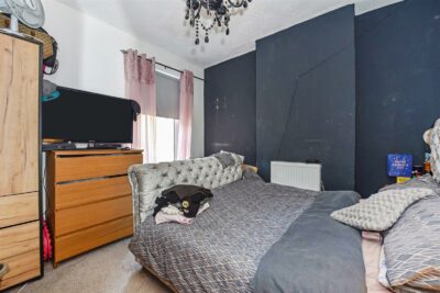 house - terraced for rent marine street