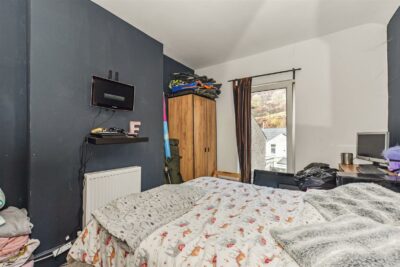 house - terraced for rent marine street