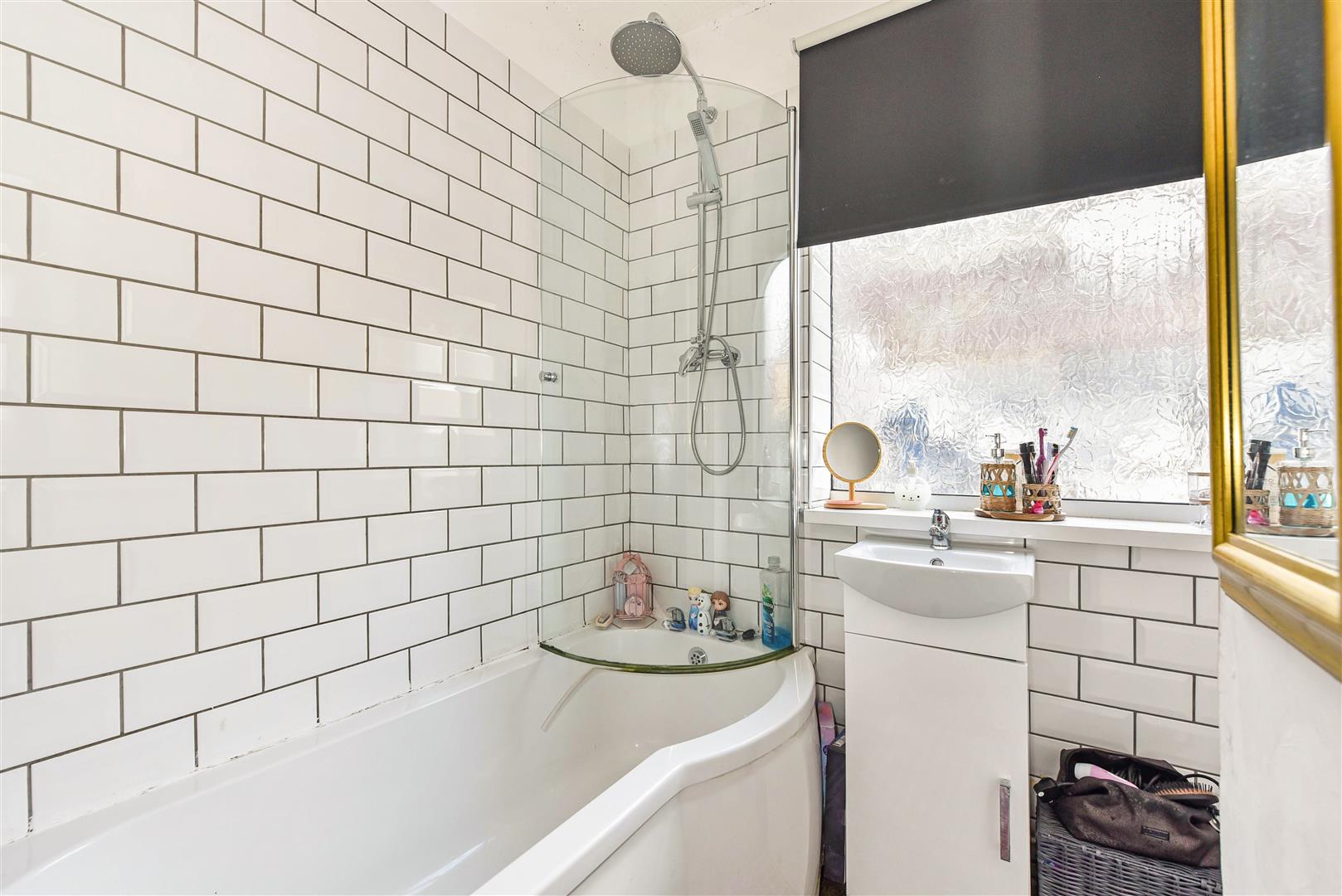 house - terraced for rent marine street