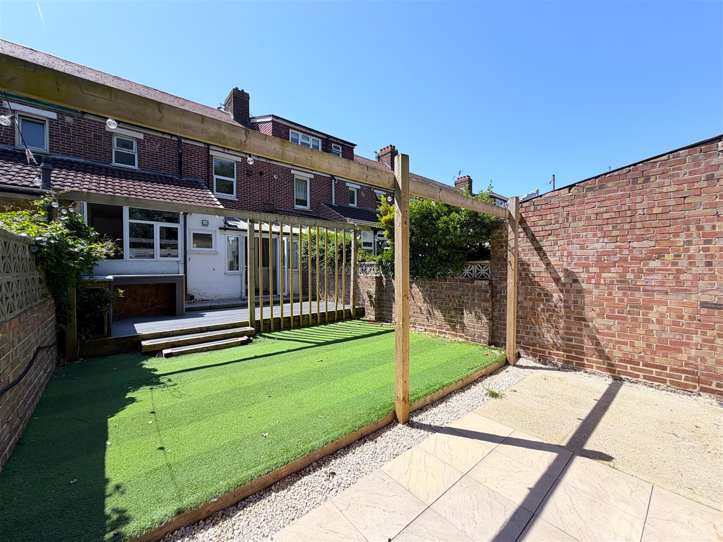 house for rent hayling avenue