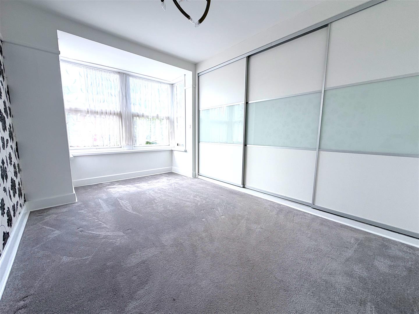 house for rent hayling avenue