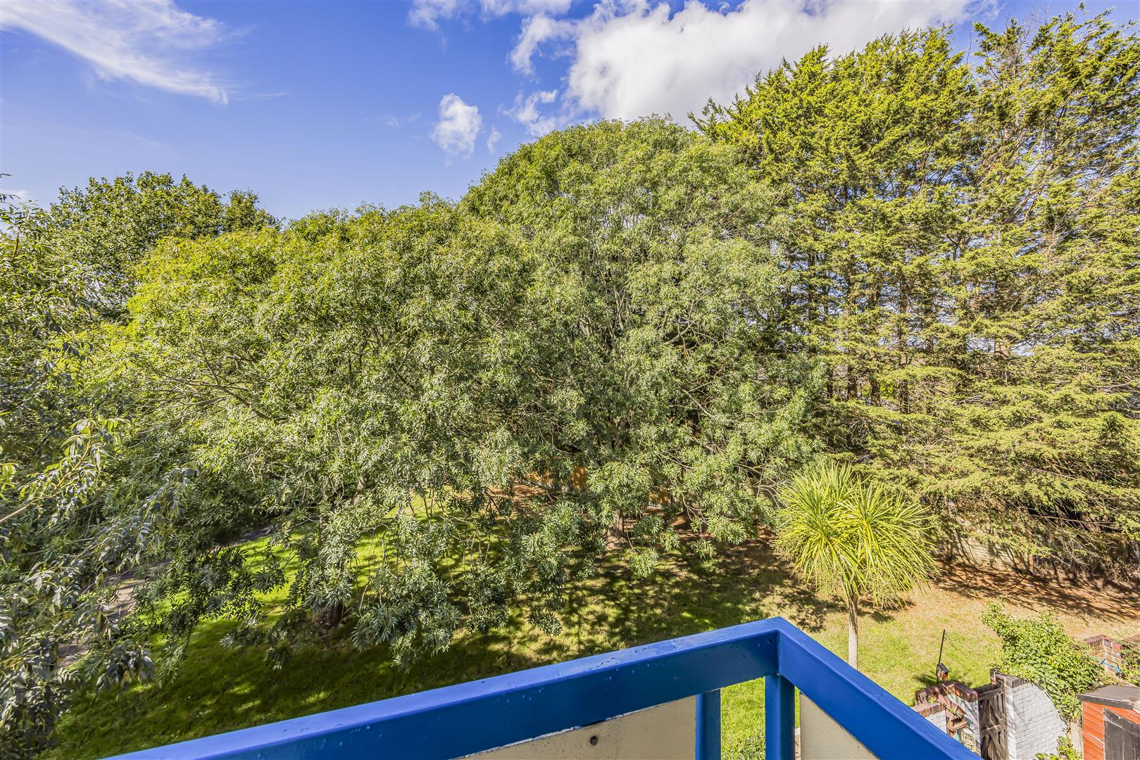 flat for sale nashe way