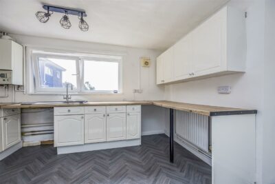 flat for sale nashe way