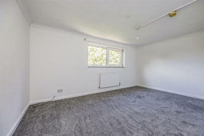 flat for sale nashe way