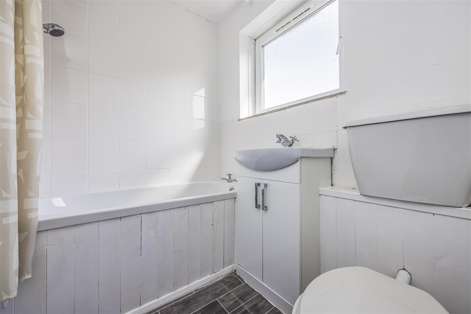 flat for sale nashe way