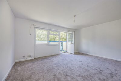 flat for sale nashe way