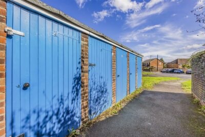 flat for sale nashe way