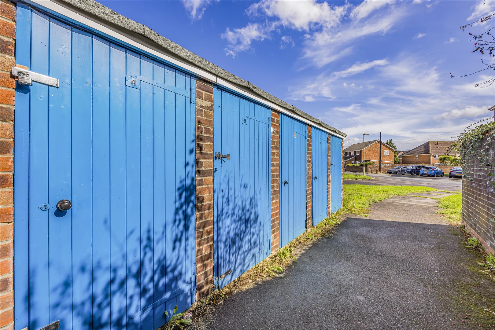 flat for sale nashe way