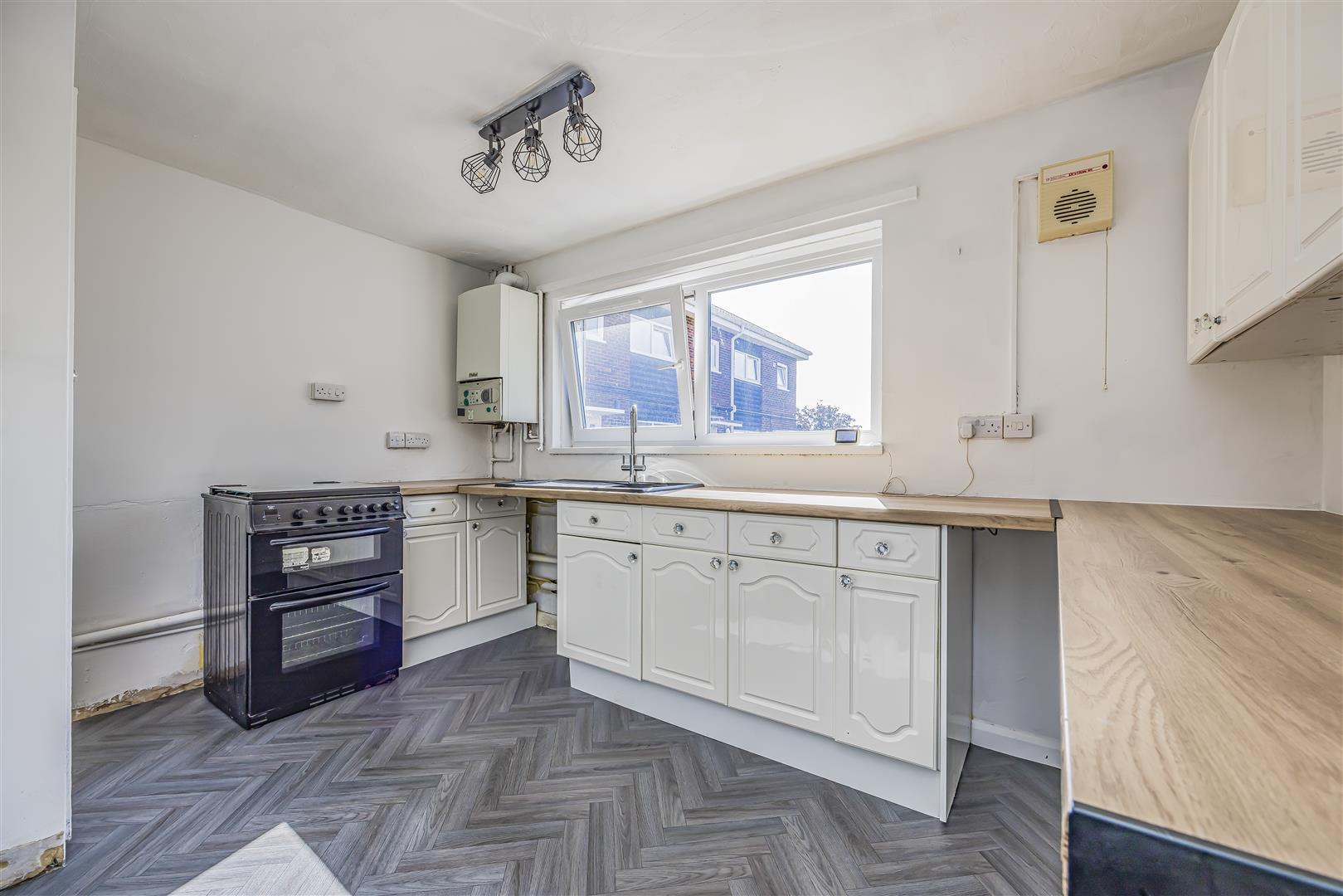 flat for sale nashe way