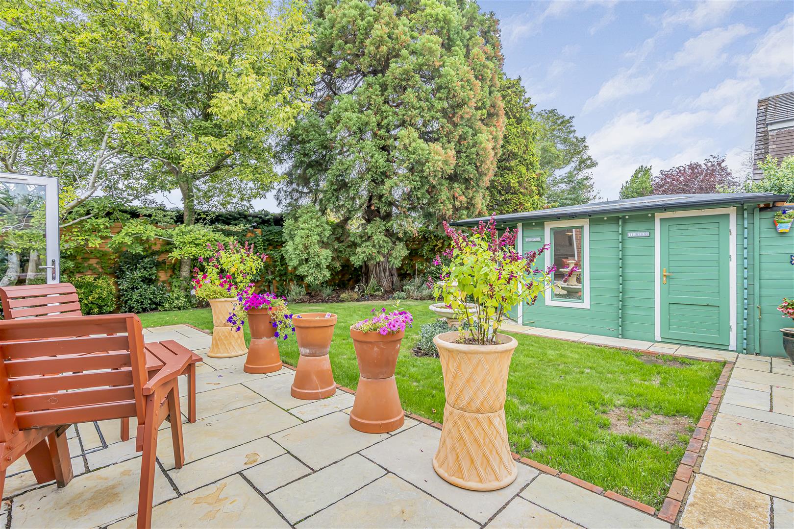 house - detached for sale ivydene crescent