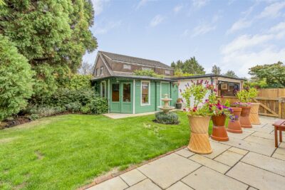 house - detached for sale ivydene crescent