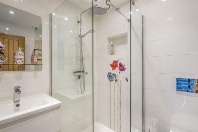 house - detached for sale ivydene crescent