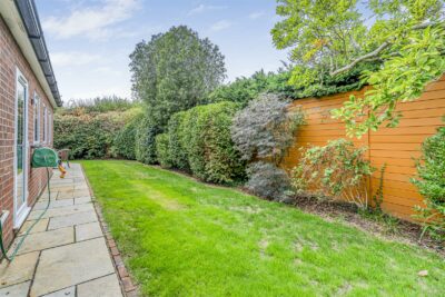 house - detached for sale ivydene crescent