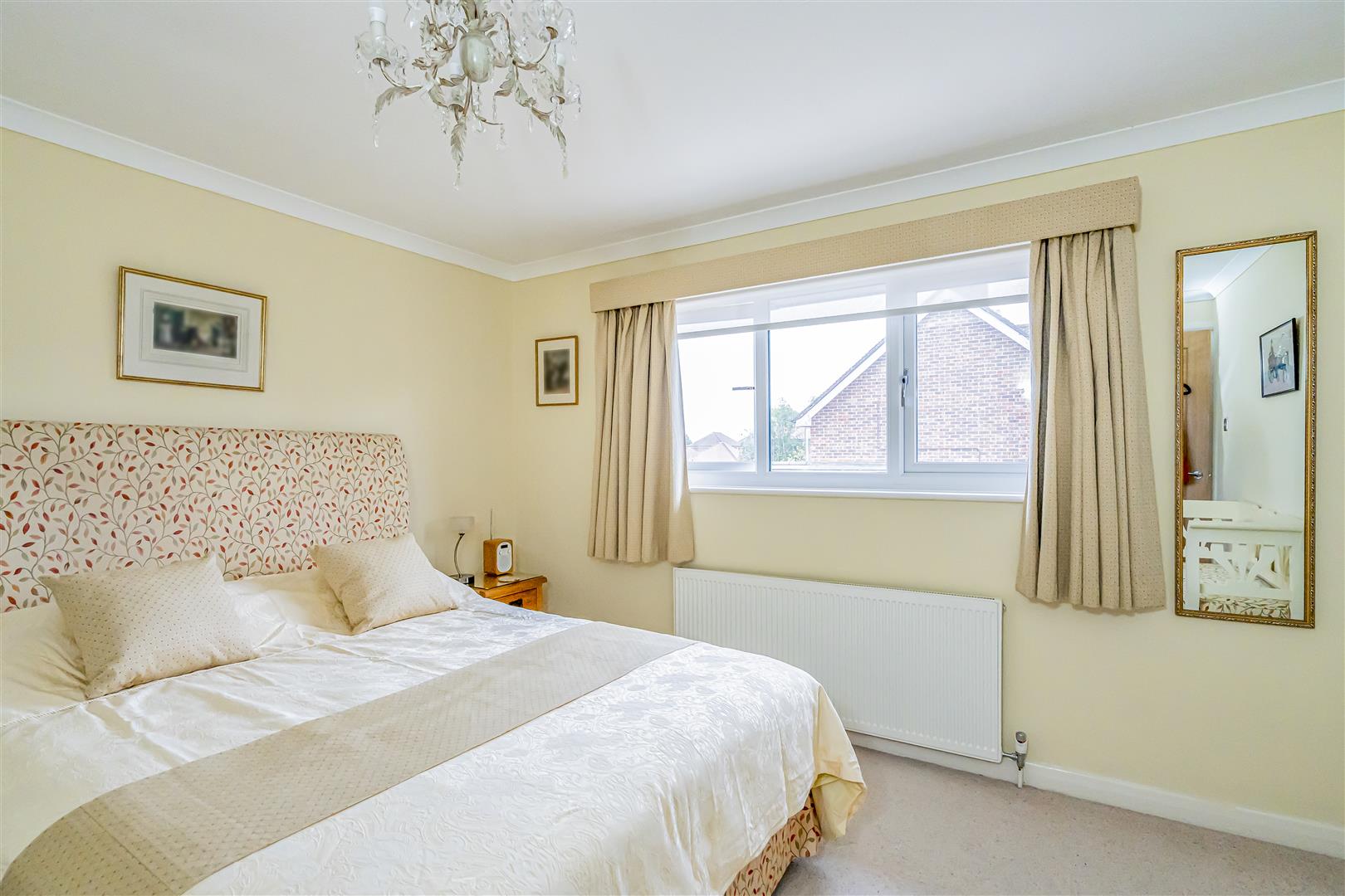 house - detached for sale ivydene crescent