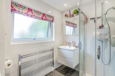 house - detached for sale ivydene crescent