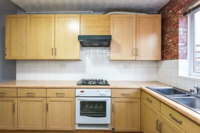 house - terraced for rent twyford avenue