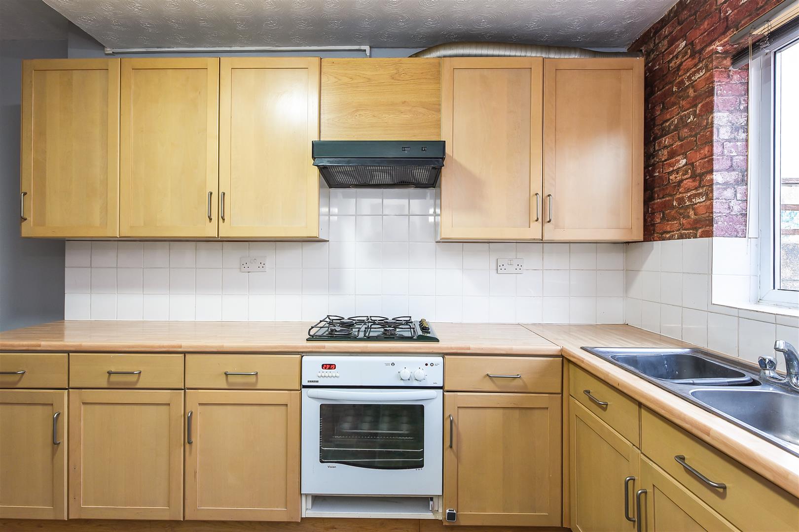 house - terraced for rent twyford avenue
