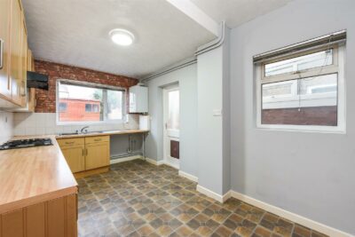 house - terraced for rent twyford avenue