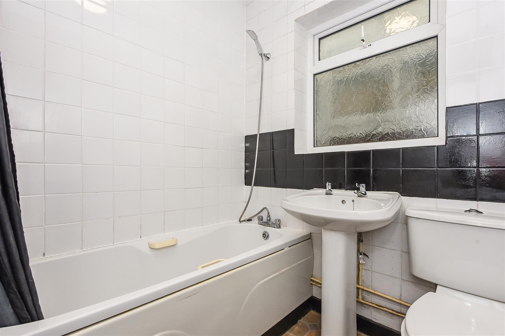 house - terraced for rent twyford avenue