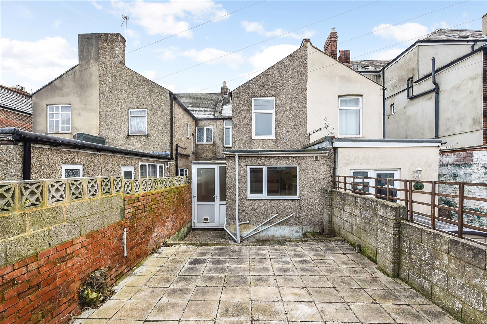 house - terraced for rent twyford avenue