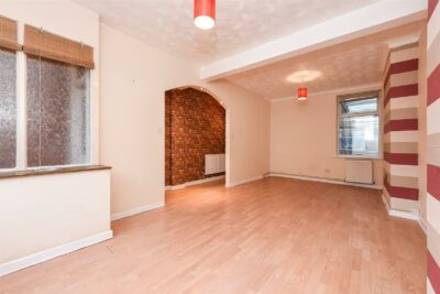 house - terraced for rent twyford avenue