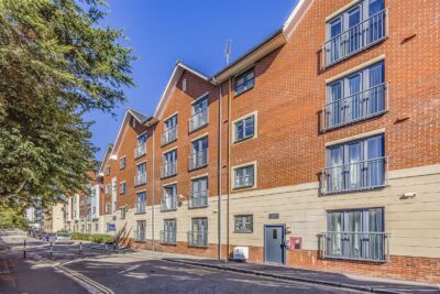 apartment for sale aylward street