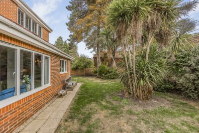 house - detached for sale highlands road