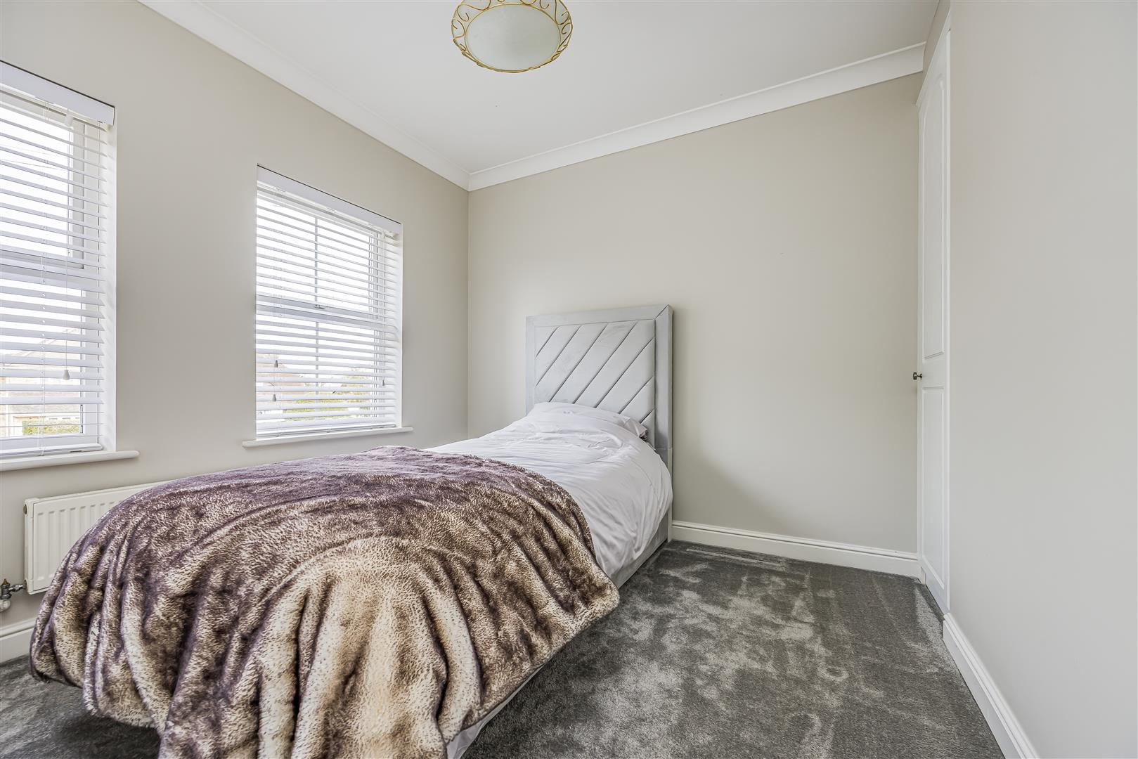 house - detached for sale highlands road
