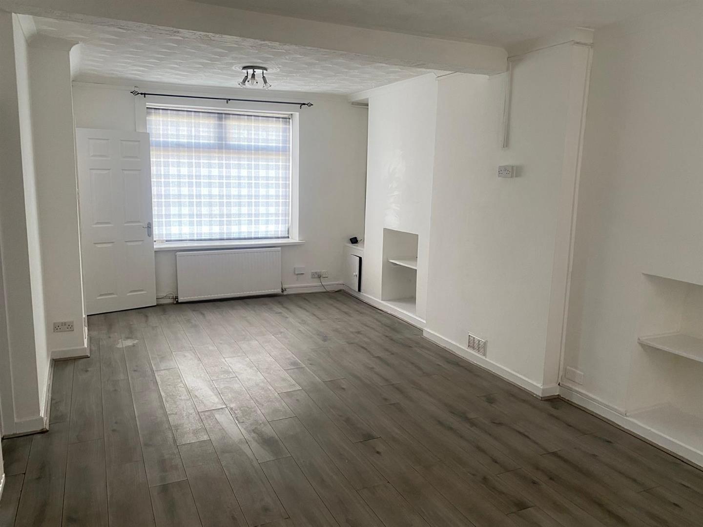 house - terraced for rent pontshonnorton road