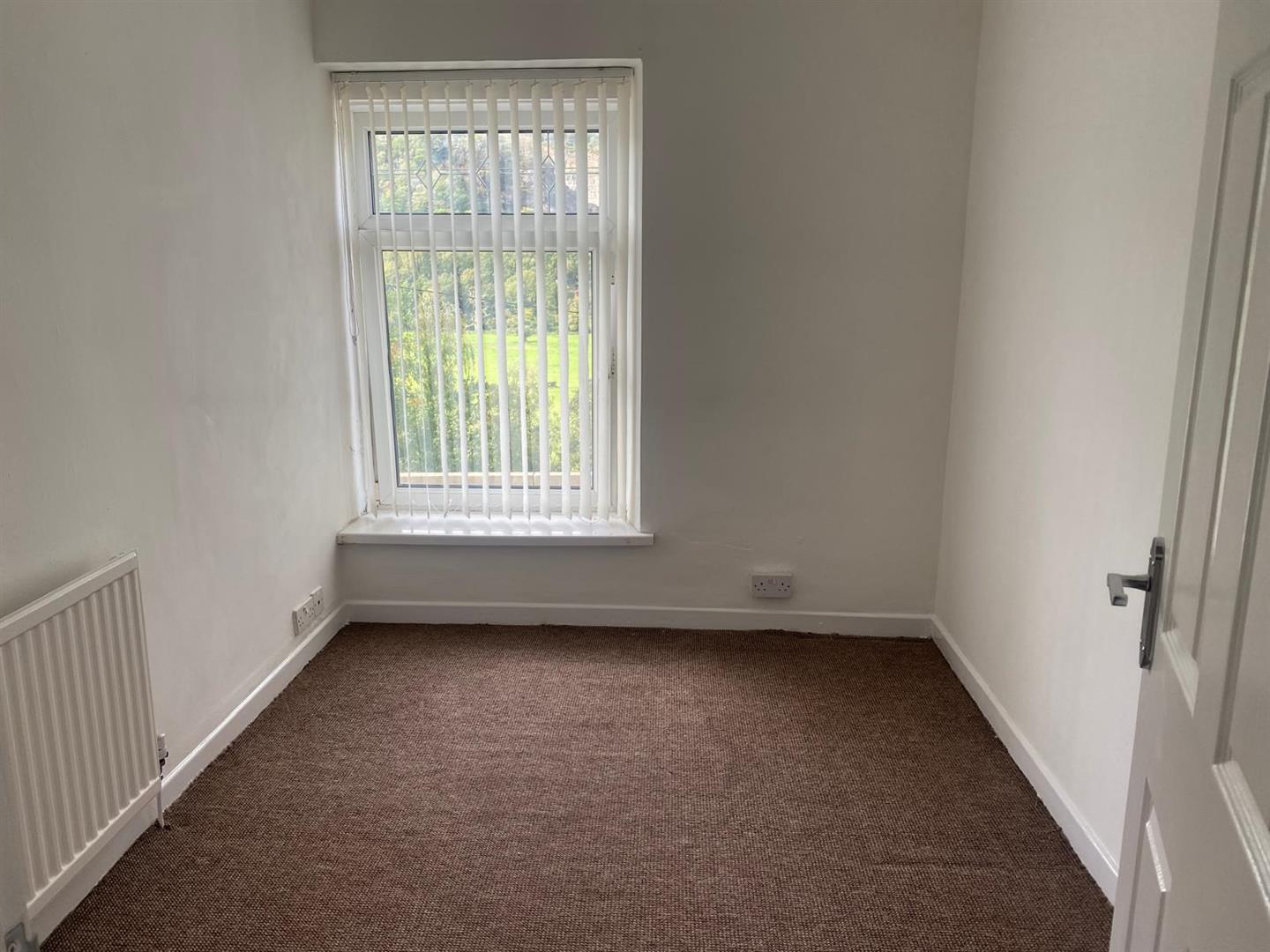 house - terraced for rent pontshonnorton road