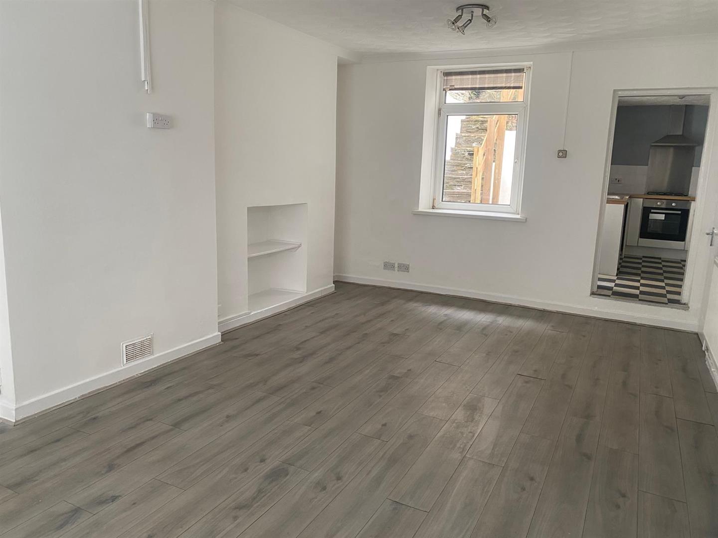 house - terraced for rent pontshonnorton road