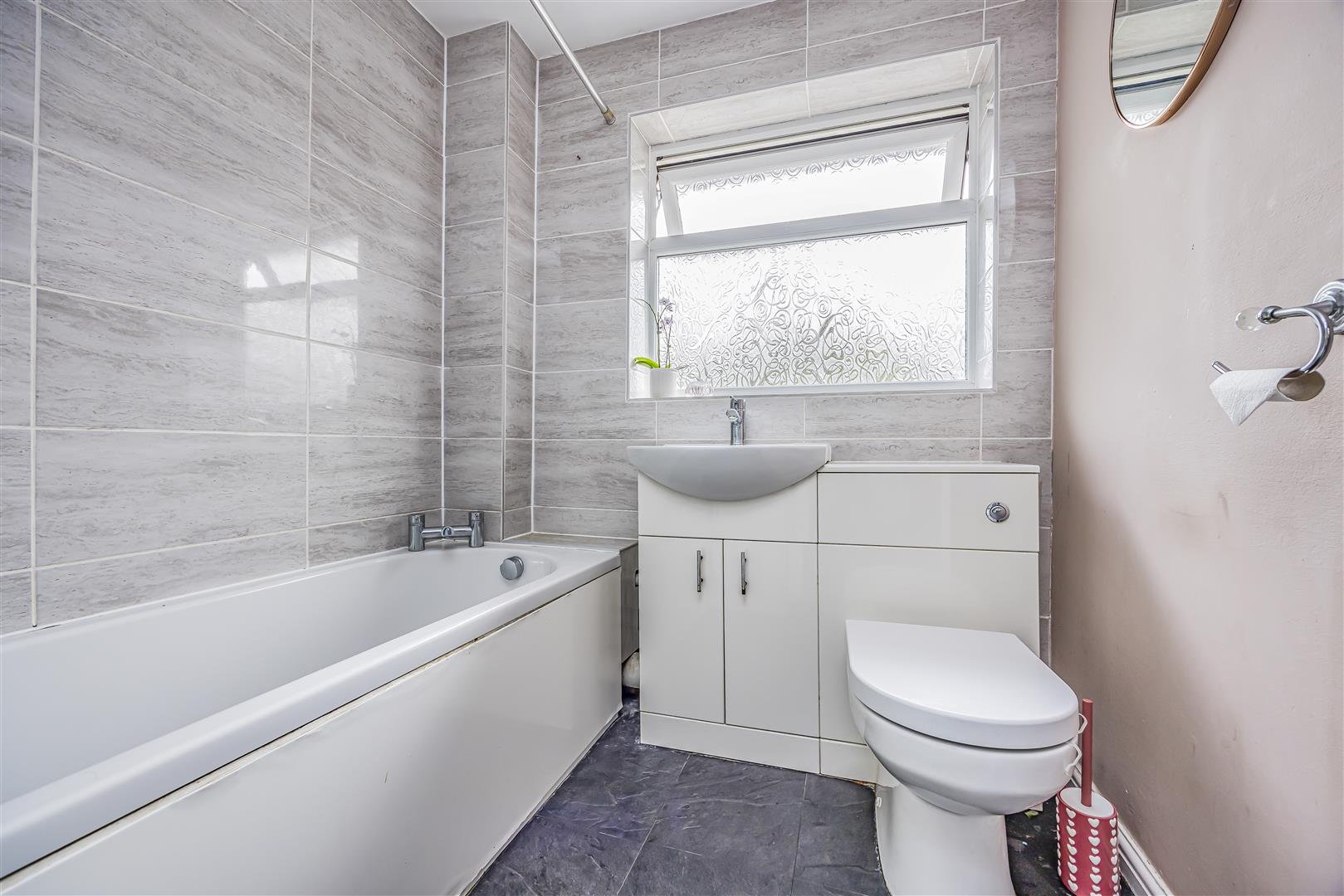 house - link detached for sale lisle way