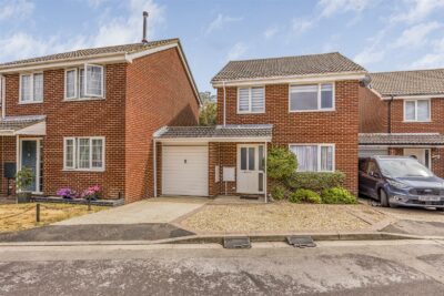 house - link detached for sale lisle way