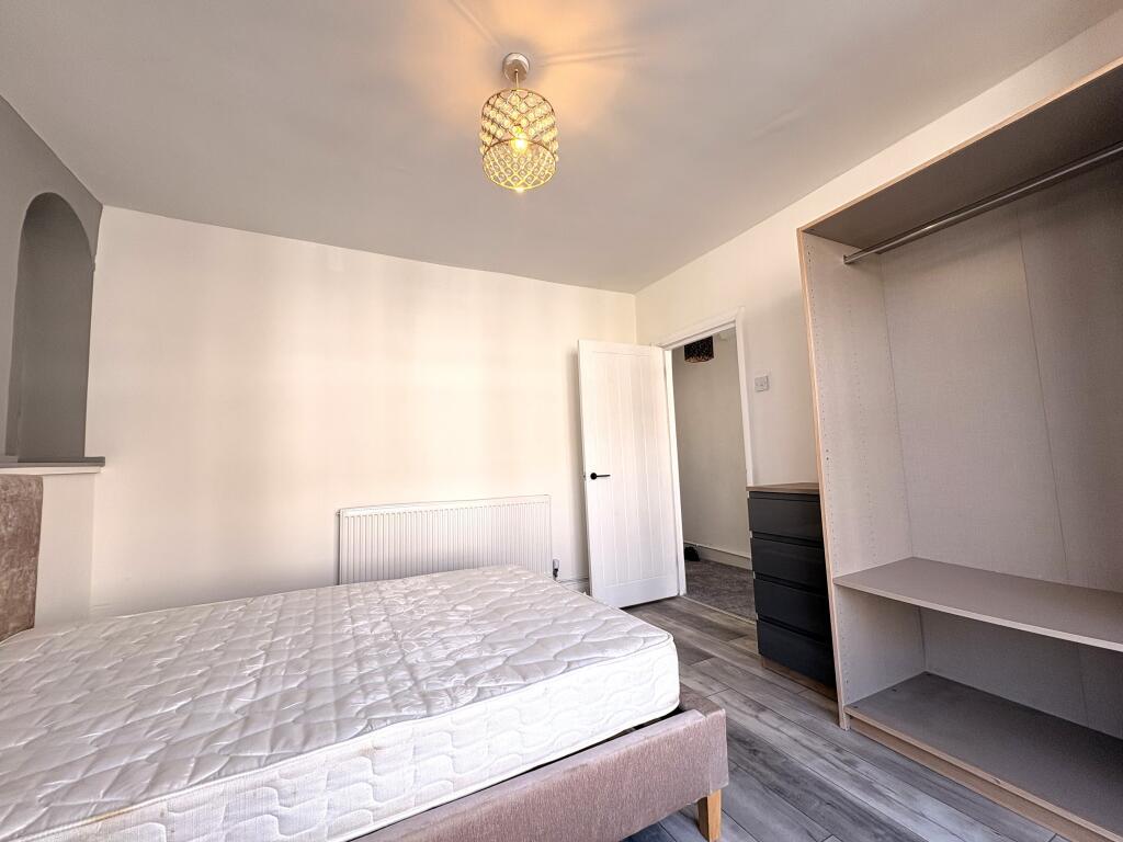 house of multiple occupancy for rent tower street