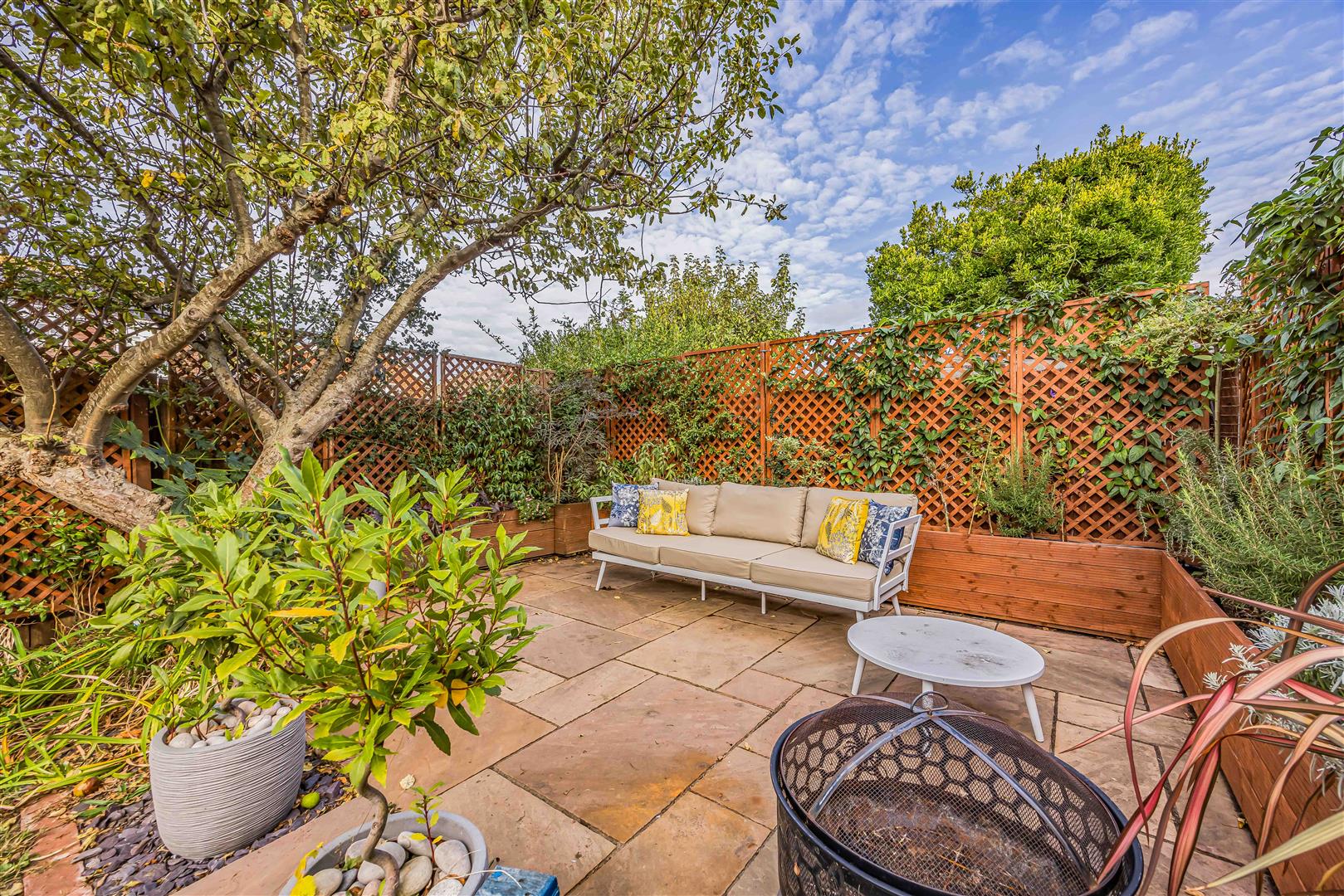 house for sale lind road