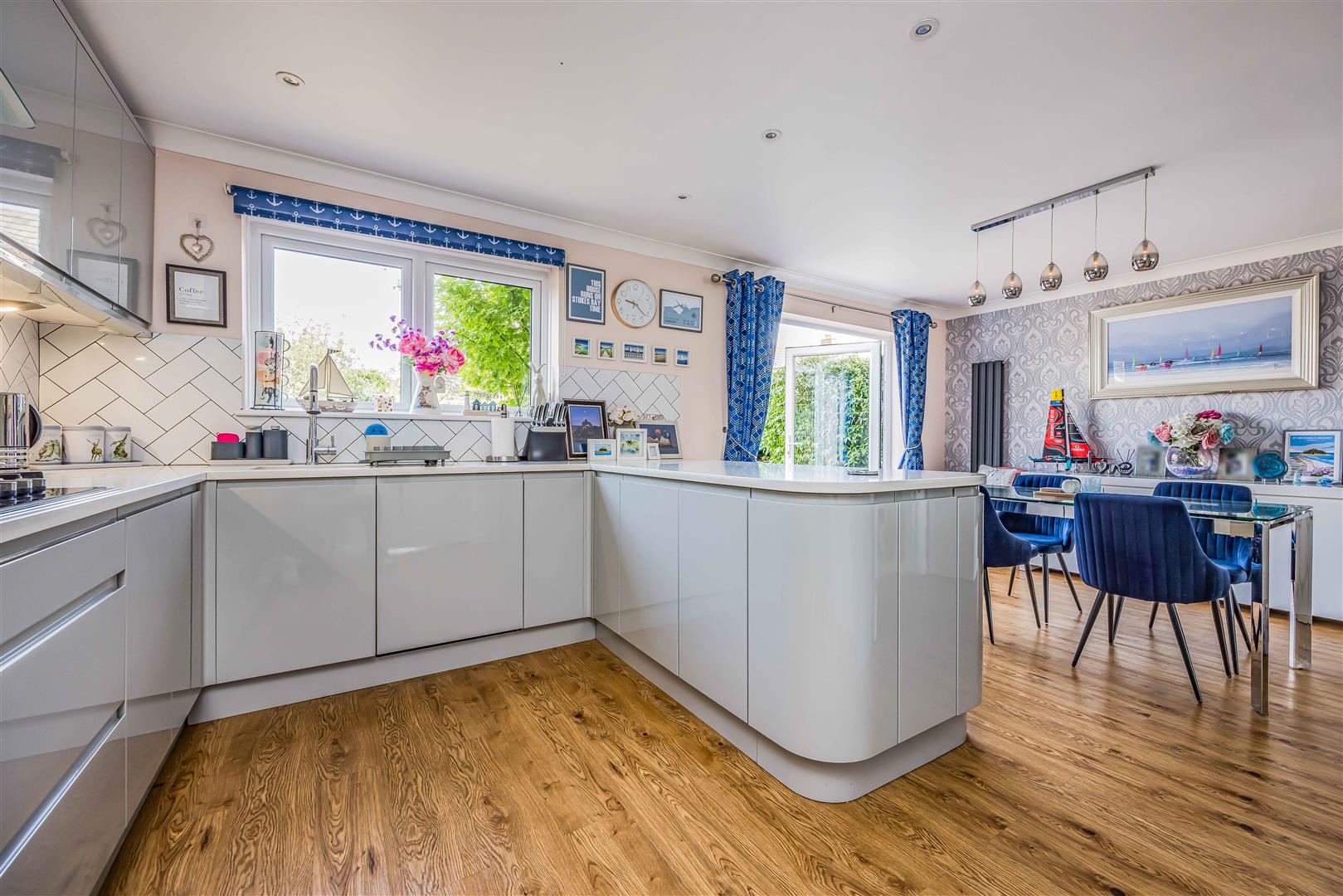 house for sale lind road