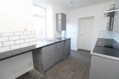 house - end terrace for rent howard street