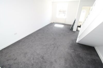 house - end terrace for rent howard street