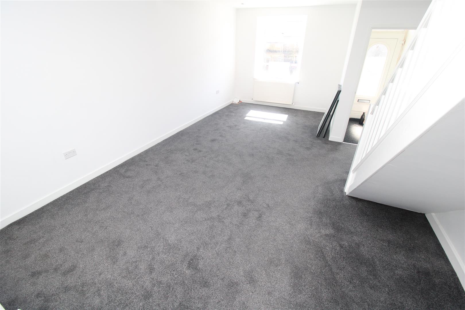 house - end terrace for rent howard street
