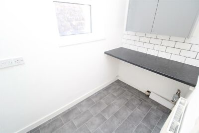 house - end terrace for rent howard street