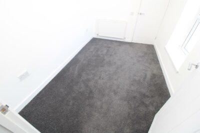 house - end terrace for rent howard street