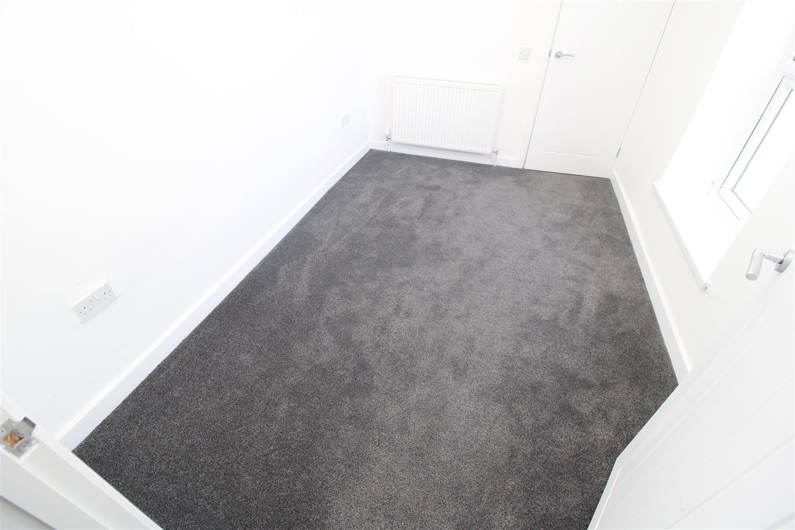 house - end terrace for rent howard street